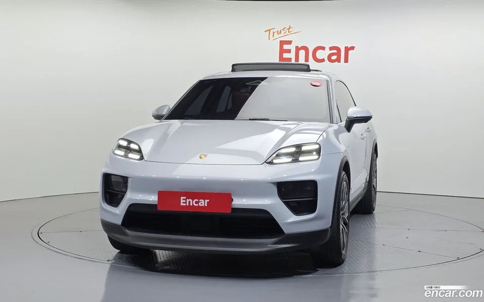Porsche Macan Electric 4S 2025 — thumbnail 3