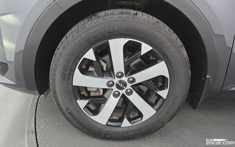 Kia Sorento 2.2 2WD 2023 — thumbnail 2