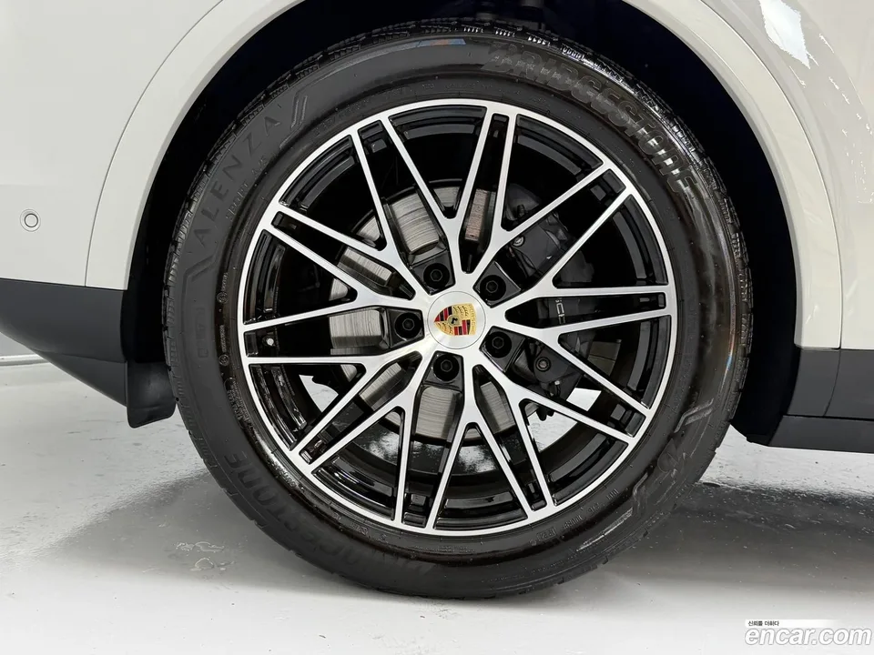Porsche Cayenne 3.0 2024 — thumbnail 2