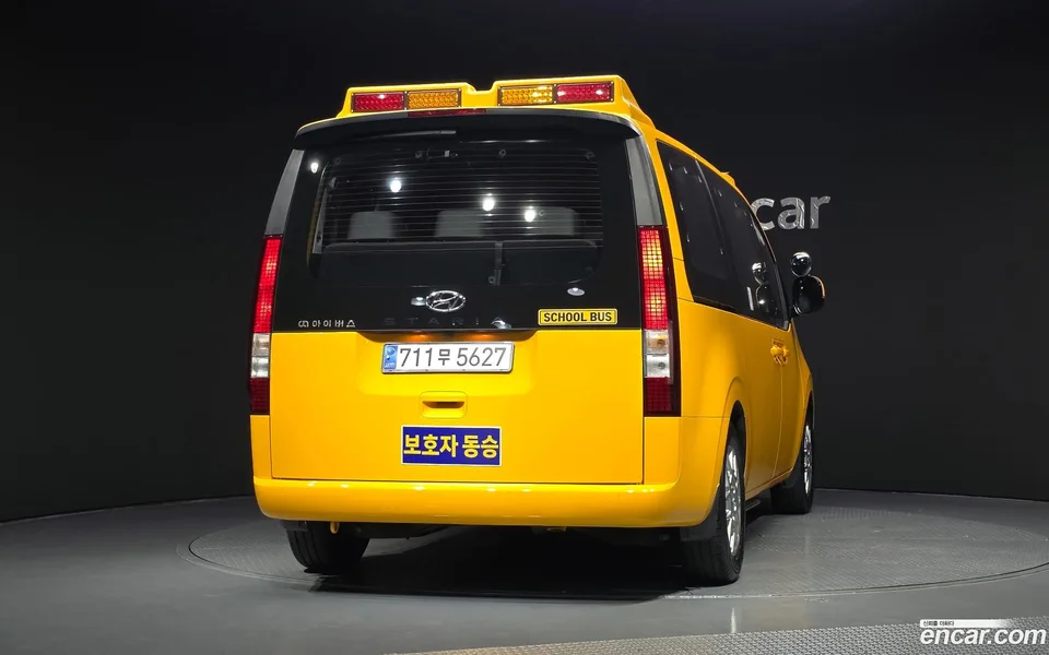 Hyundai Staria L3.5 2023 — thumbnail 4