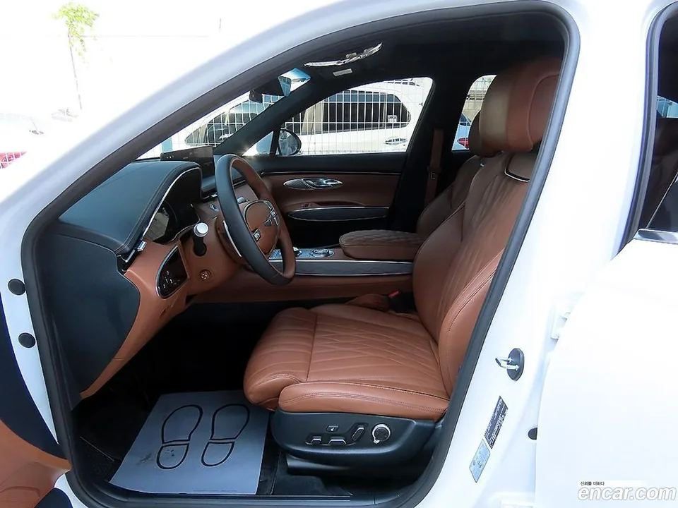Genesis GV70 2.5T 2WD 2023 — thumbnail 2