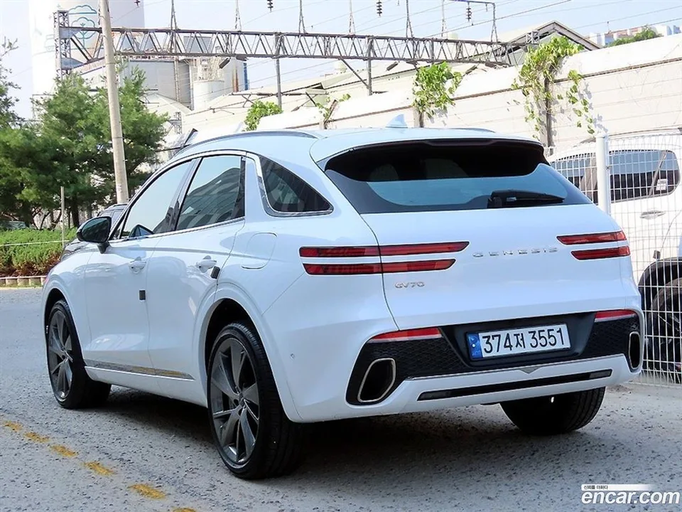 Genesis GV70 2.5T 2WD 2023 — thumbnail 3