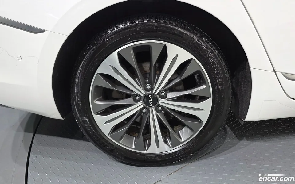 Kia K8 Hybrid 2023 — thumbnail 2