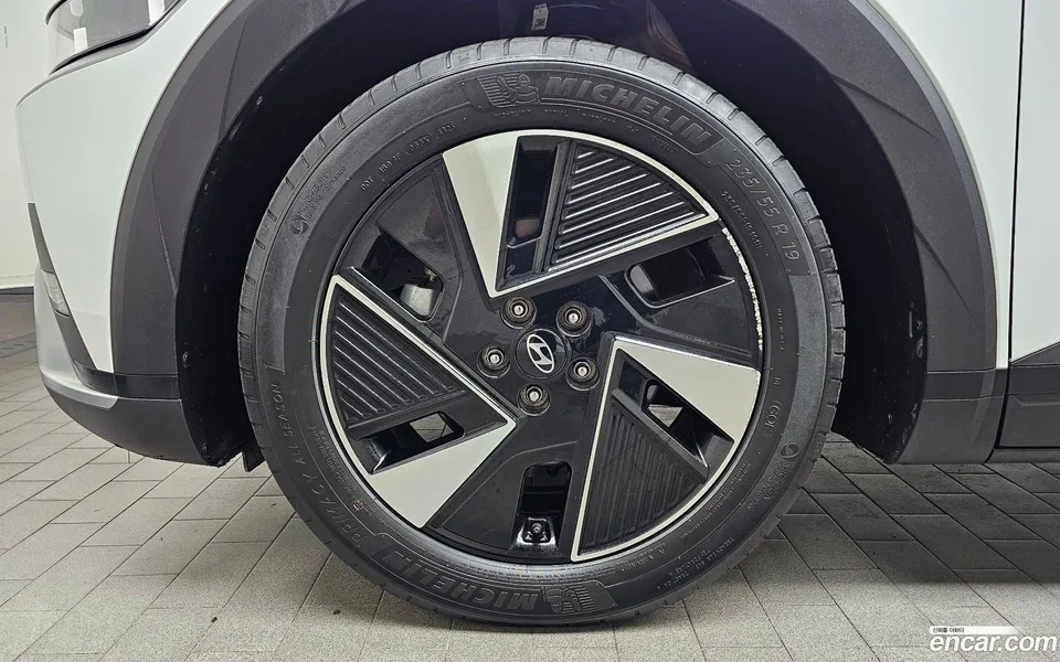 Hyundai Ioniq 5 AWD 2024 — thumbnail 2