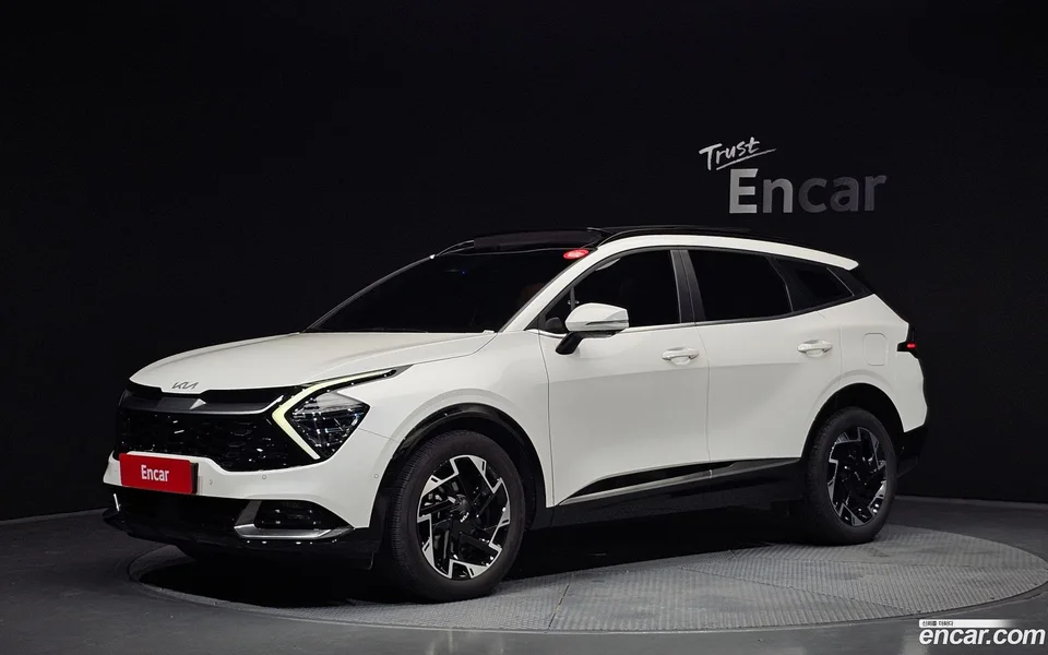Kia Sportage 2.0 2WD 2023 — фото 1, купить с доставкой в Москву