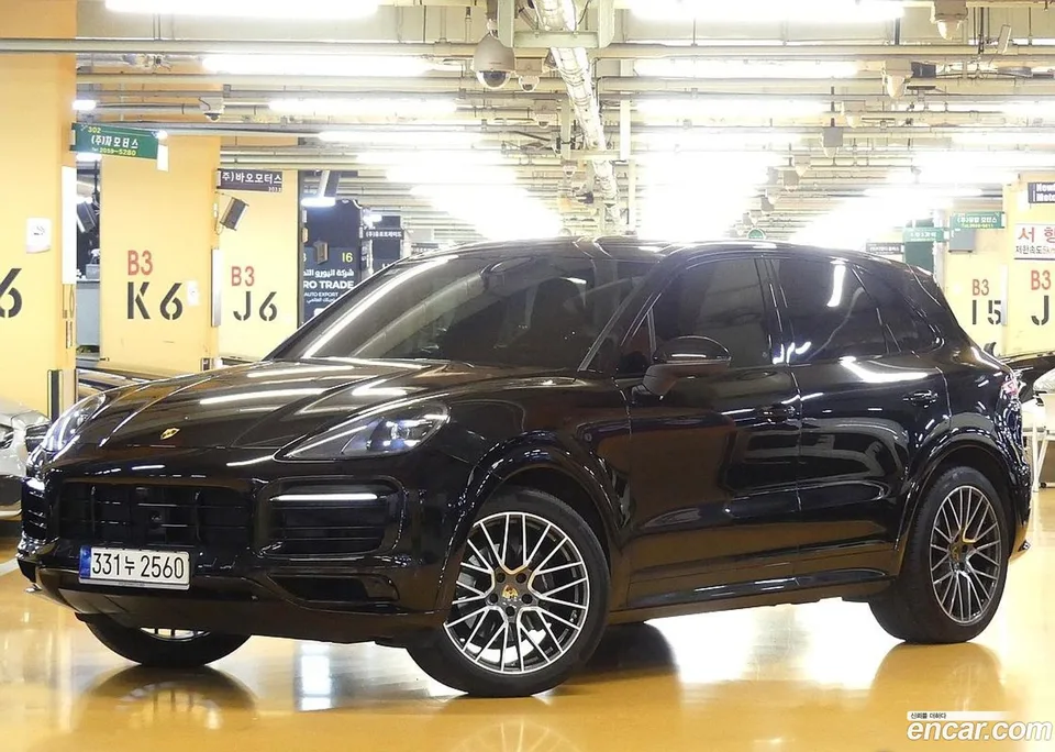 Porsche Cayenne 3.0 2022 — photo 1, buy with delivery to Moscow