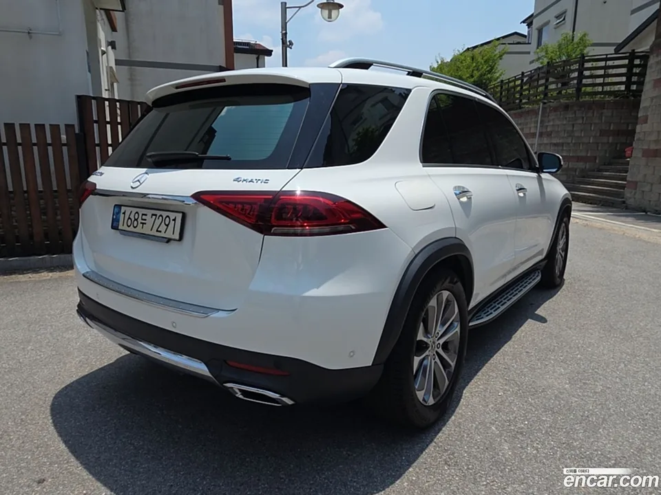 Mercedes-Benz GLE-Class GLE300d 4MATIC 2023 — thumbnail 4