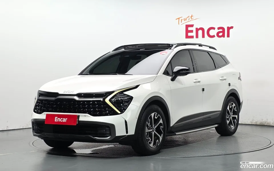Kia Sportage Hybrid 2WD 2022 — photo 1, buy with delivery to Moscow