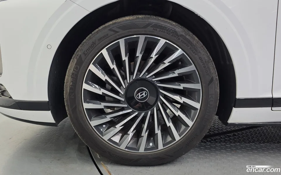 Hyundai Grandeur Hybrid 2023 — thumbnail 2