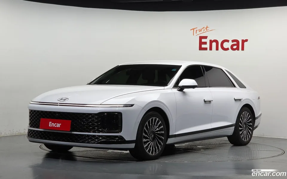 Hyundai Grandeur Hybrid 2023 — photo 1, buy with delivery to Moscow