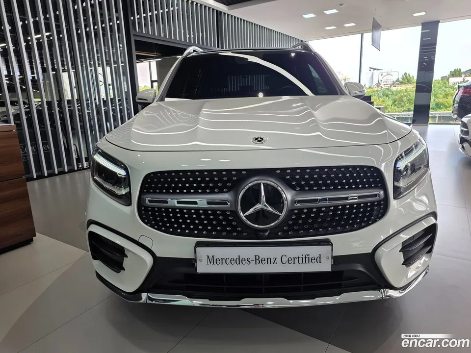 Mercedes-Benz GLB-Class GLB250 4MATIC 2025 — thumbnail 3