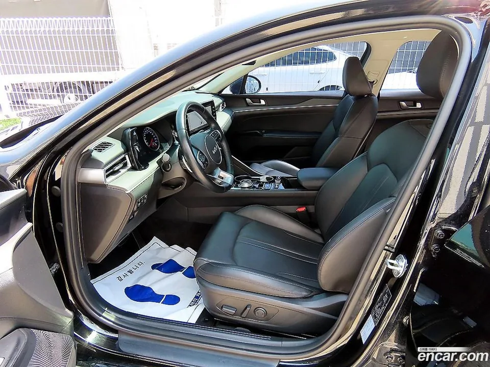Kia K5 2.0 2023 — thumbnail 2