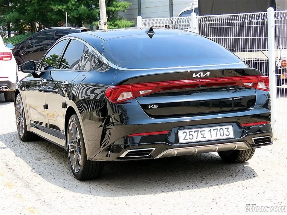 Kia K5 2.0 2023 — thumbnail 3