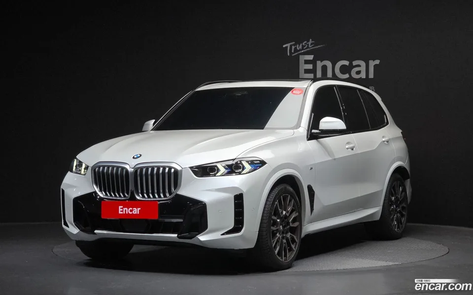 BMW X5 xDrive 40i M 2025 — photo 1, buy with delivery to Moscow