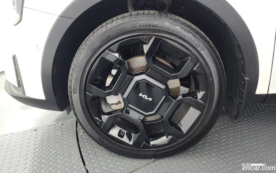 Kia Sorento 2.5T 2WD 2023 — thumbnail 2