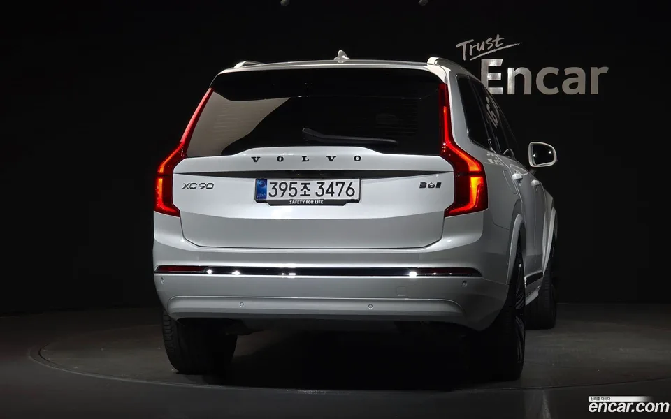 Volvo XC90 B6 2025 — thumbnail 4