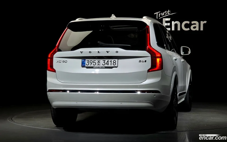 Volvo XC90 B6 2025 — thumbnail 4