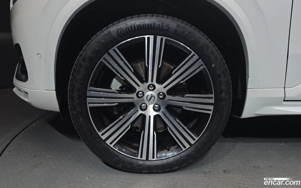Volvo XC90 B6 2025 — thumbnail 5