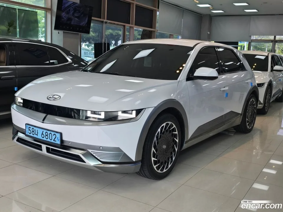Hyundai Ioniq 5 2022 — photo 1, buy with delivery to Moscow