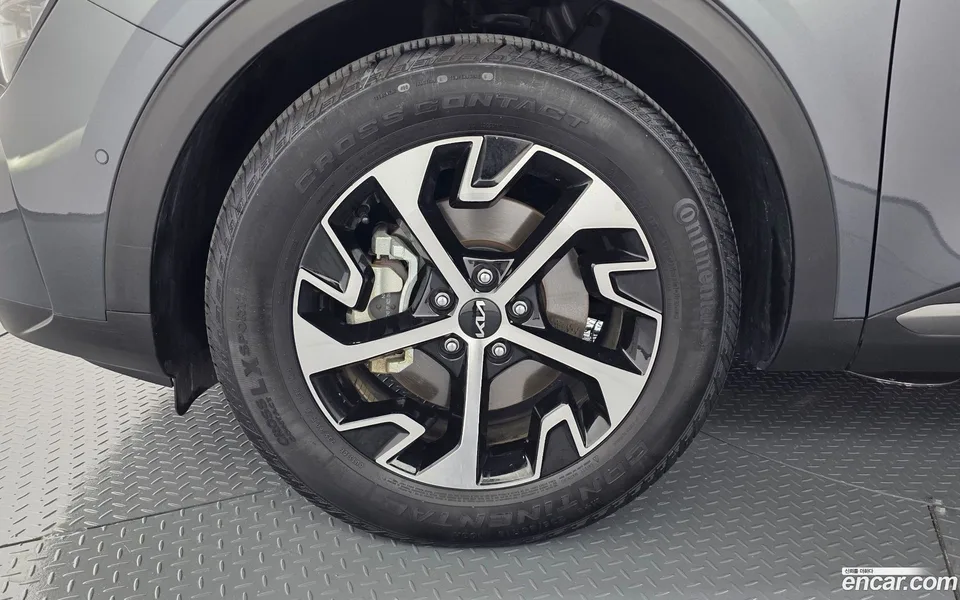 Kia Sportage Hybrid 4WD 2023 — thumbnail 5