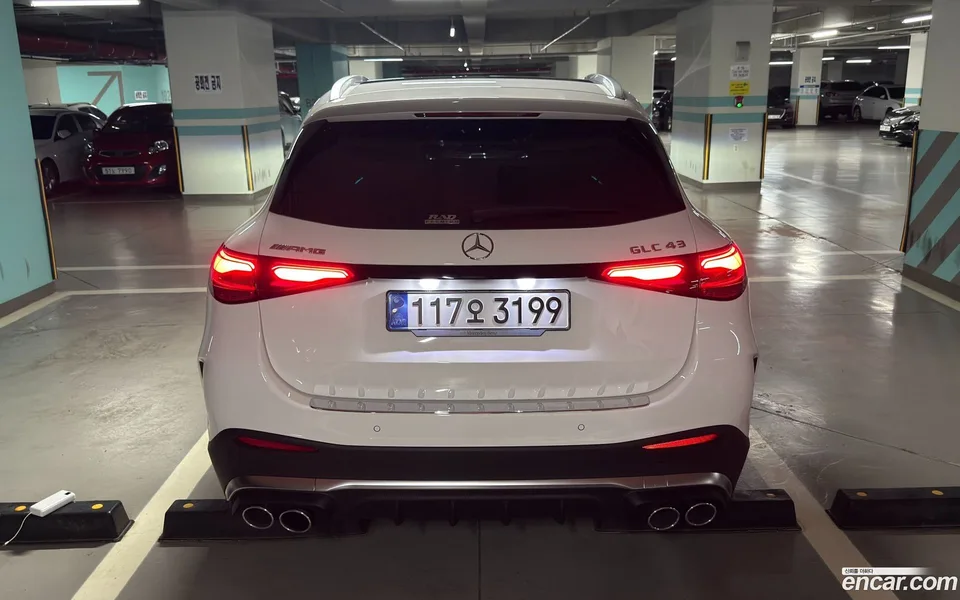 Mercedes-Benz GLC-Class AMG GLC43 4MATIC 2025 — thumbnail 5
