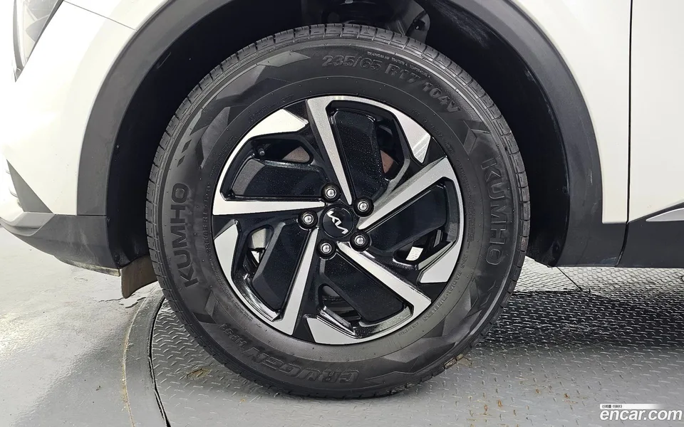 Kia Sportage Hybrid 2WD 2023 — thumbnail 2