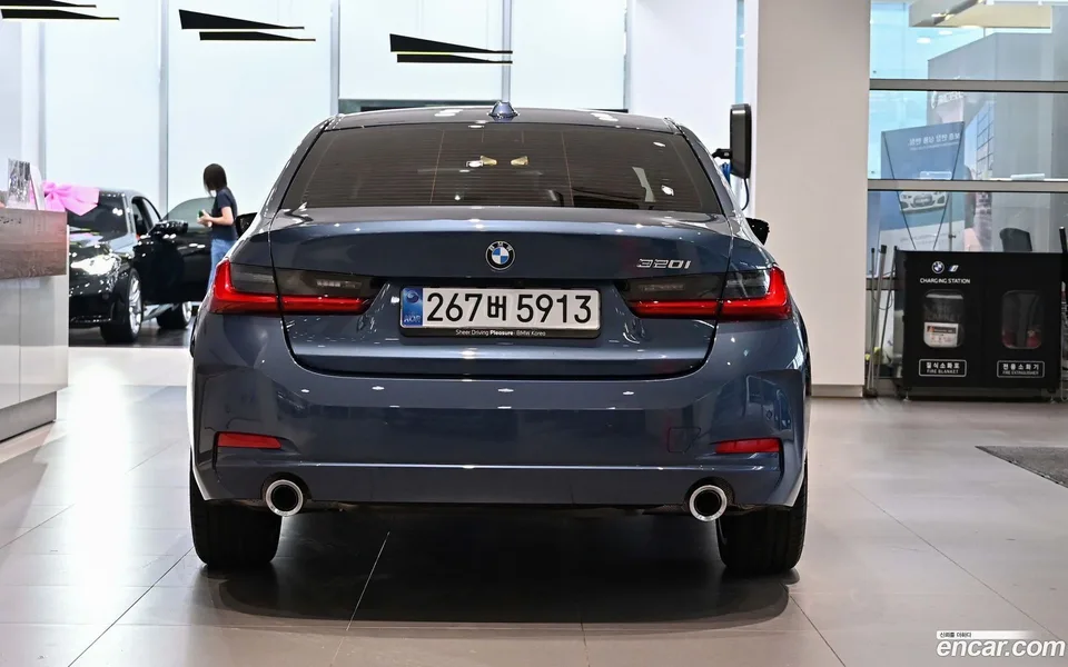BMW 3 Series 320i 2025 — миниатюра 3
