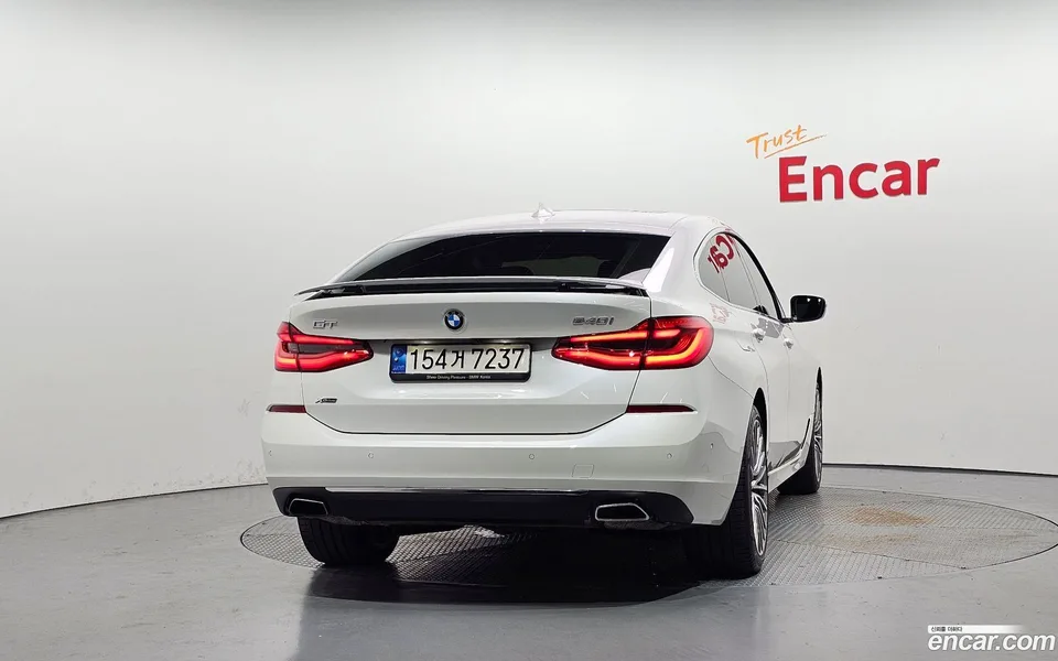 BMW 6 Series GT 640i xDrive 2022 — thumbnail 4