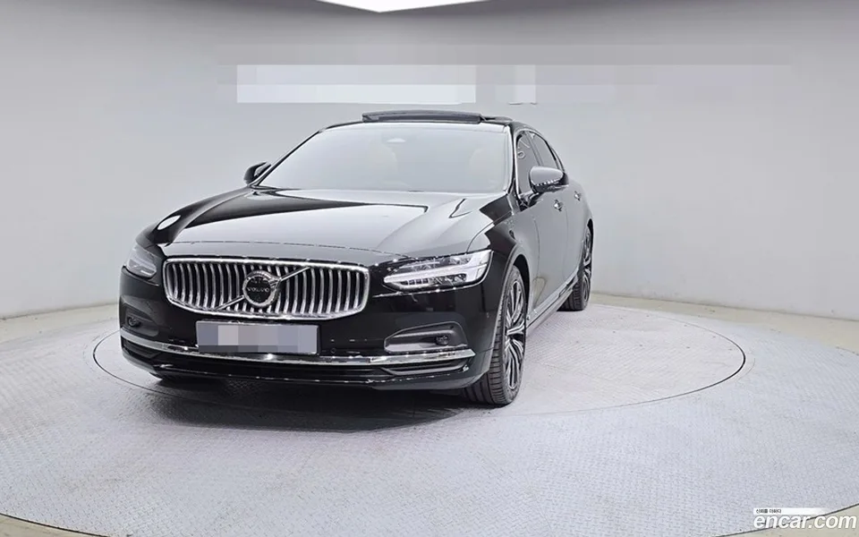 Volvo S90 B5 2022 — photo 1, buy with delivery to Moscow