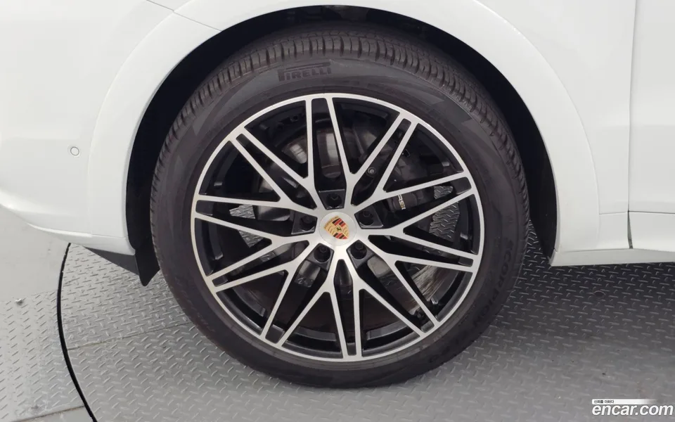 Porsche Cayenne 3.0 2025 — thumbnail 5