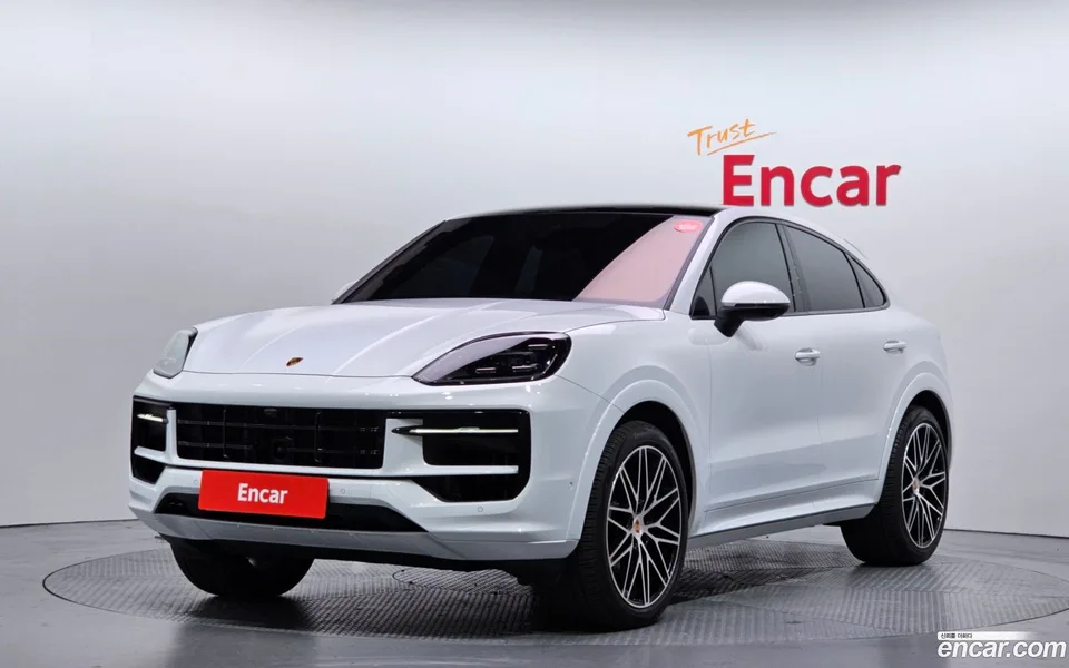 Porsche Cayenne 3.0 2025 — photo 1, buy with delivery to Moscow