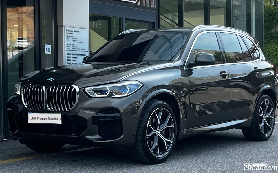 BMW X5 xDrive 40i M 2023 — photo 1, buy with delivery to Moscow