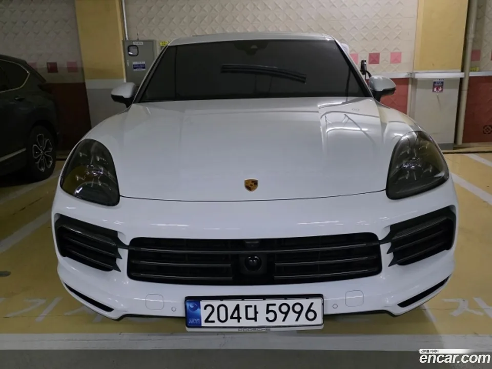 Porsche Cayenne 3.0 2022 — photo 1, buy with delivery to Moscow