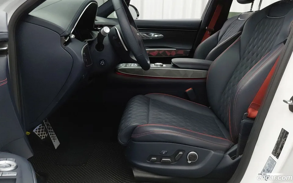 Genesis GV70 2.5T AWD 2024 — thumbnail 5
