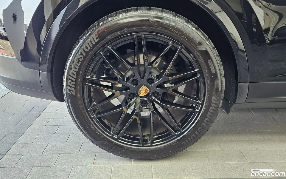Porsche Cayenne 3.0 2025 — thumbnail 2
