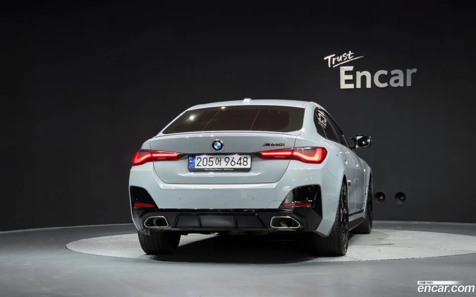 BMW 4 Series 420i M 2023 — thumbnail 4