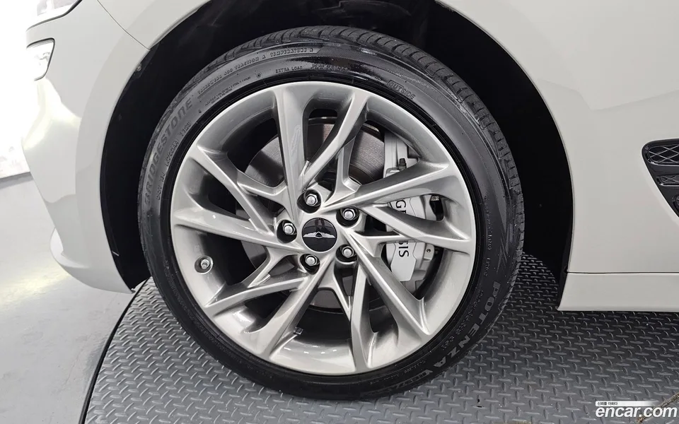 Genesis G70 2.5T 4WD 2023 — thumbnail 5