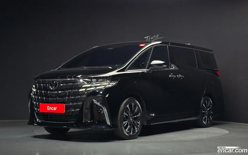 Toyota Alphard 2.5 HEV AWD 2025 — photo 1, buy with delivery to Moscow