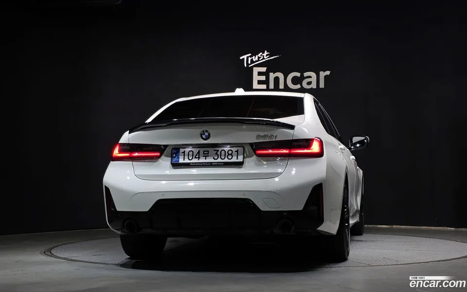BMW 3 Series 320i M 2023 — миниатюра 4