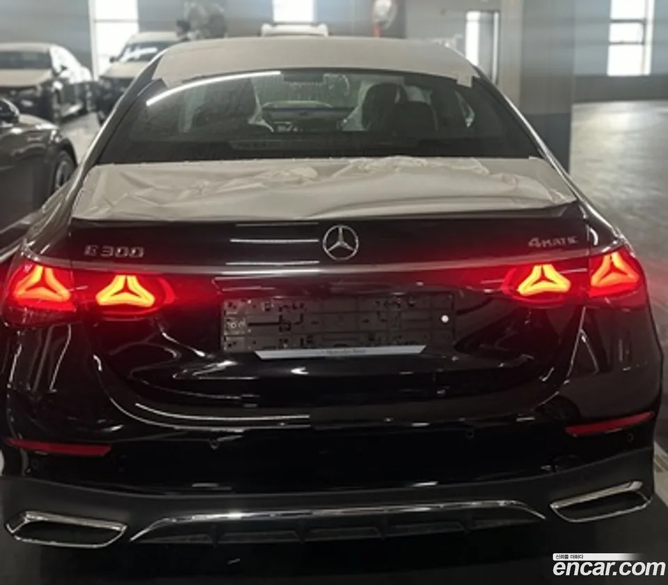 Mercedes-Benz E-Class E300 4MATIC AMG Line 2026 — thumbnail 4
