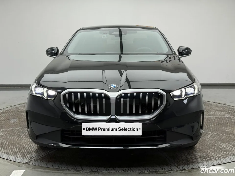 BMW 5 Series 523d 2025 — thumbnail 3