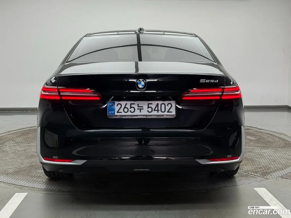 BMW 5 Series 523d 2025 — thumbnail 4