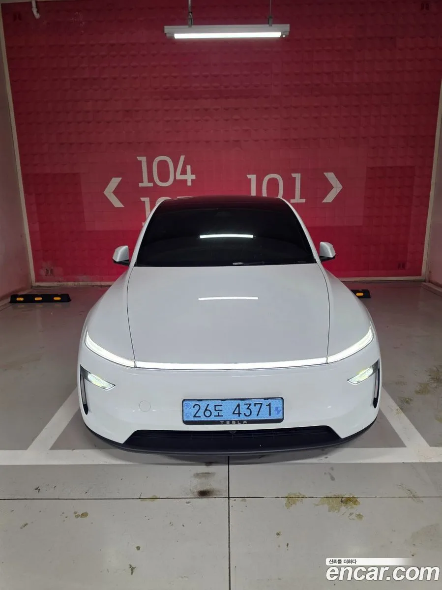Tesla Model Y RWD 2025 — photo 1, buy with delivery to Moscow