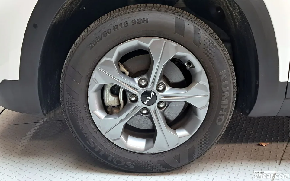 Kia Seltos 1.6 2WD 2023 — thumbnail 2