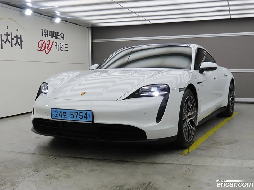 Porsche Taycan 2023 — photo 1, buy with delivery to Moscow