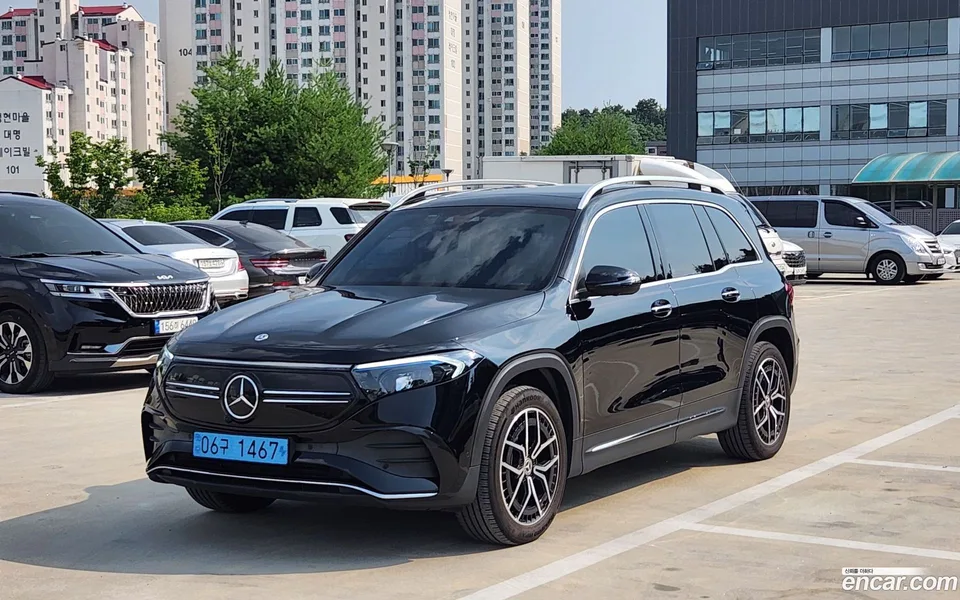 Mercedes-Benz EQB EQB300 4MATIC AMG 2023 — photo 1, buy with delivery to Moscow