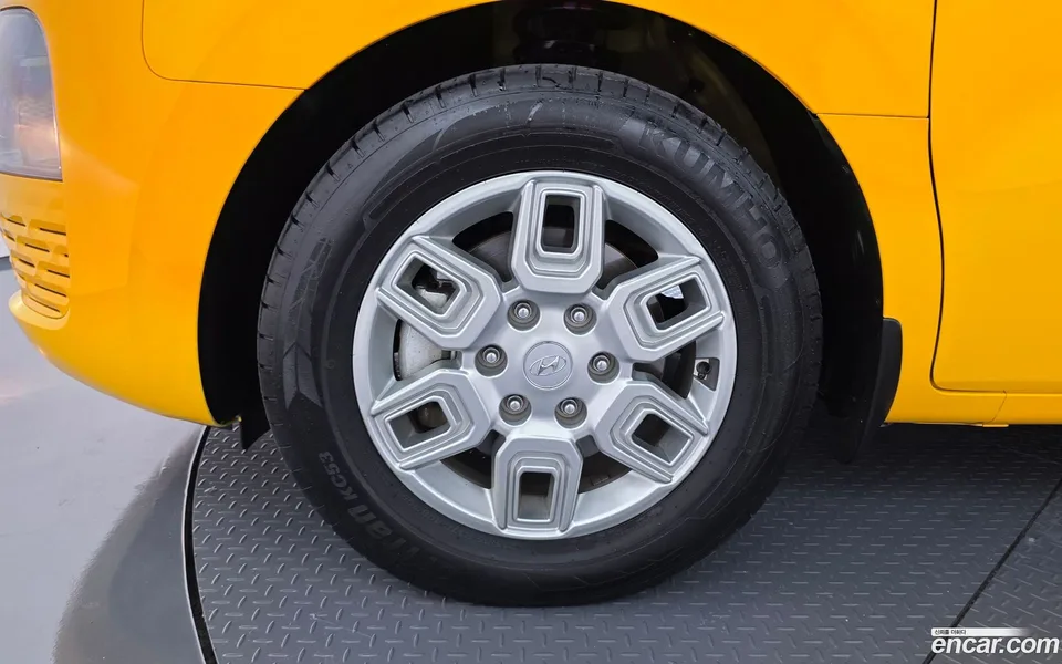 Hyundai Staria L3.5 2023 — thumbnail 5