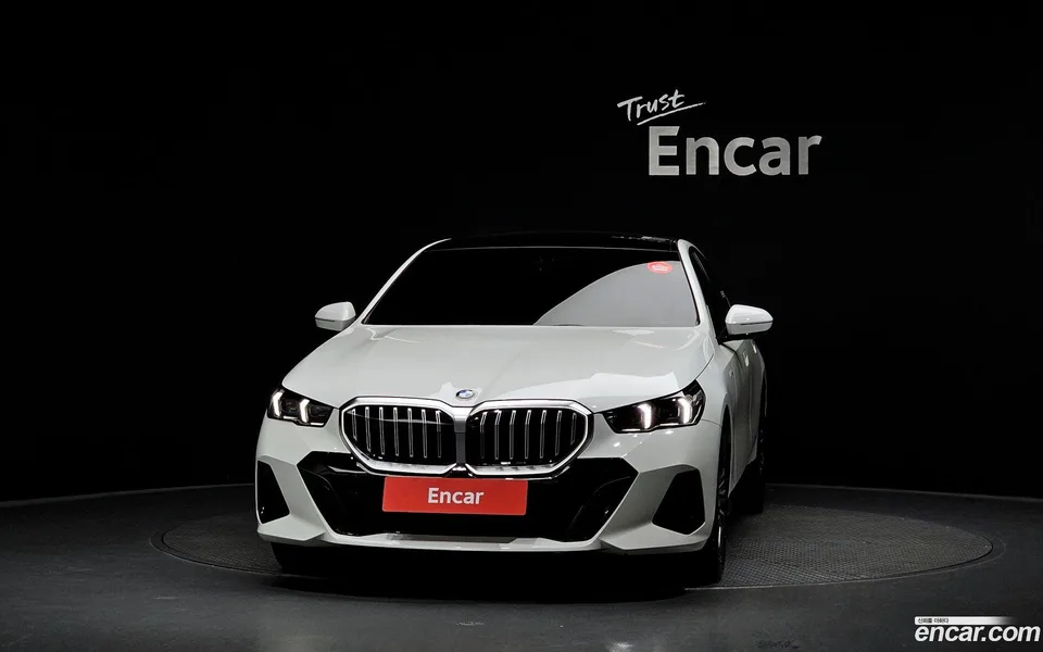 BMW 5 Series 523d xDrive M 2025 — thumbnail 3
