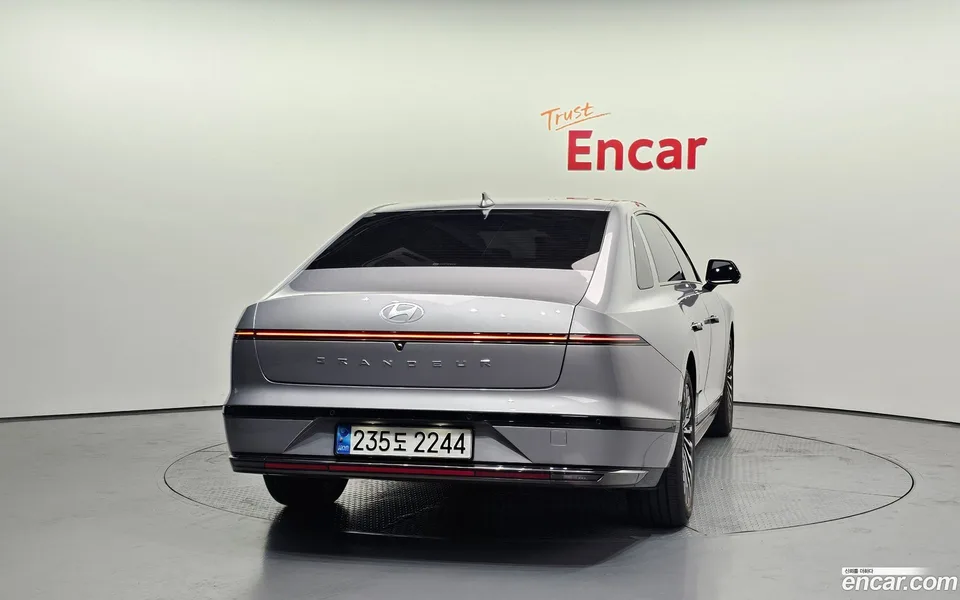 Hyundai Grandeur Hybrid 2023 — thumbnail 4
