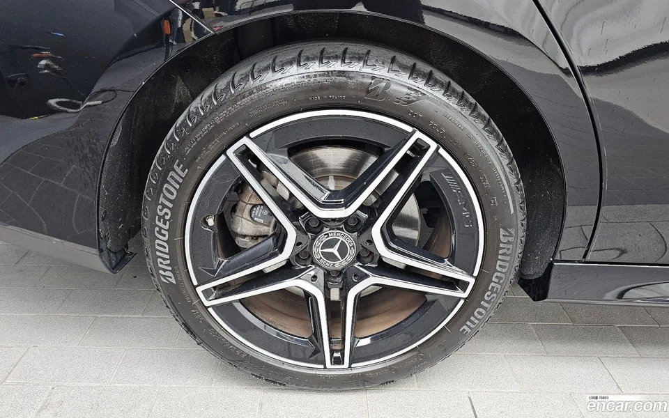 Mercedes-Benz CLA-Class CLA250 4MATIC 2023 — thumbnail 2